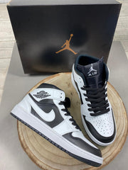 Zapatillas Jordan 1 Negro-Blanco