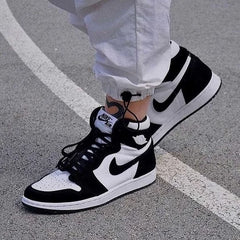 Zapatillas Nike Jordan 1 Blancas y Negras