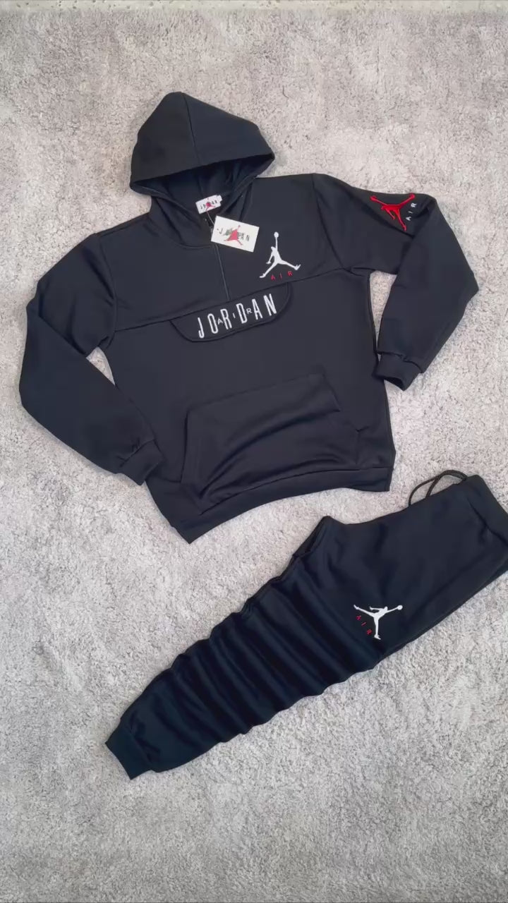 Chandal Jordan negro