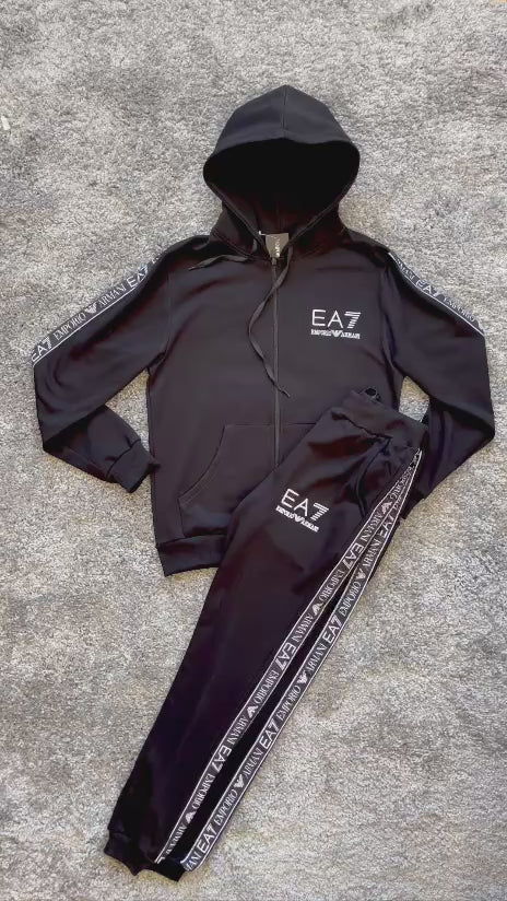 Chandal EMPORIO ARMANI negro con capucha