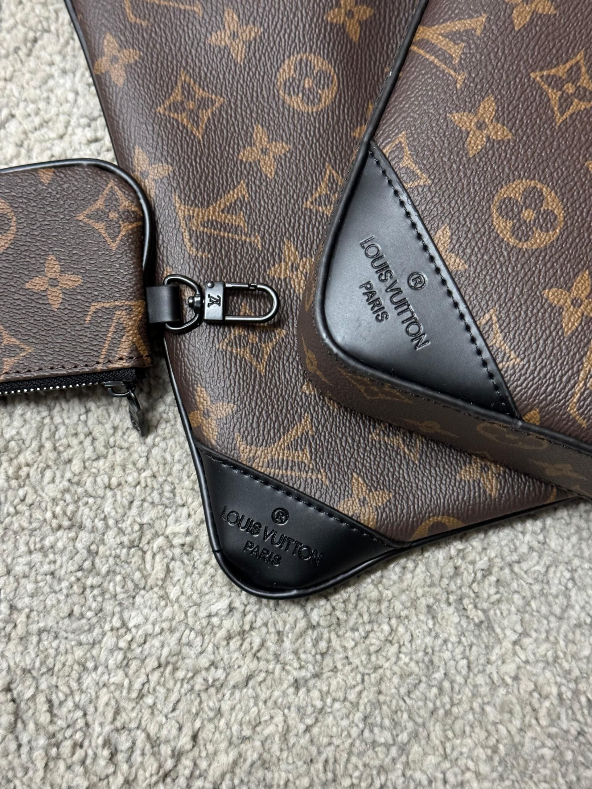 Bolso LOUIS VUITTON Marrón Hombre