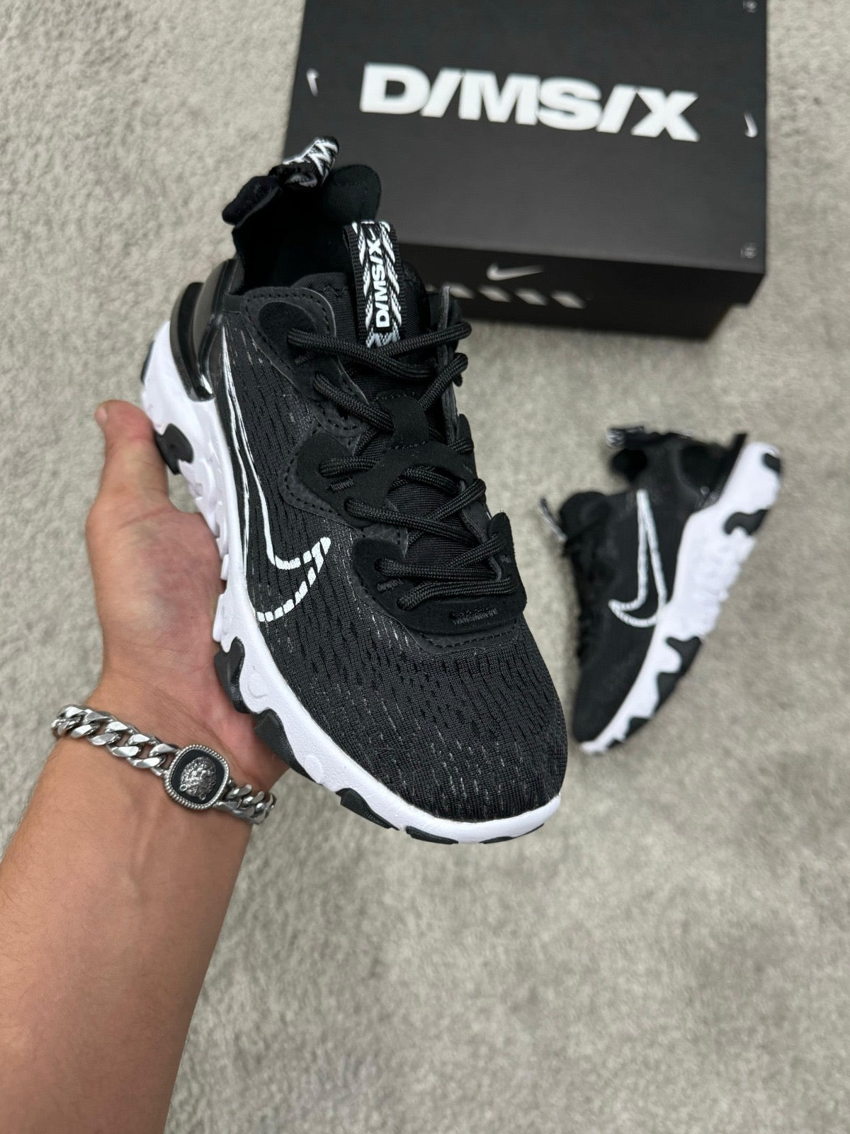 NIKE REACT
