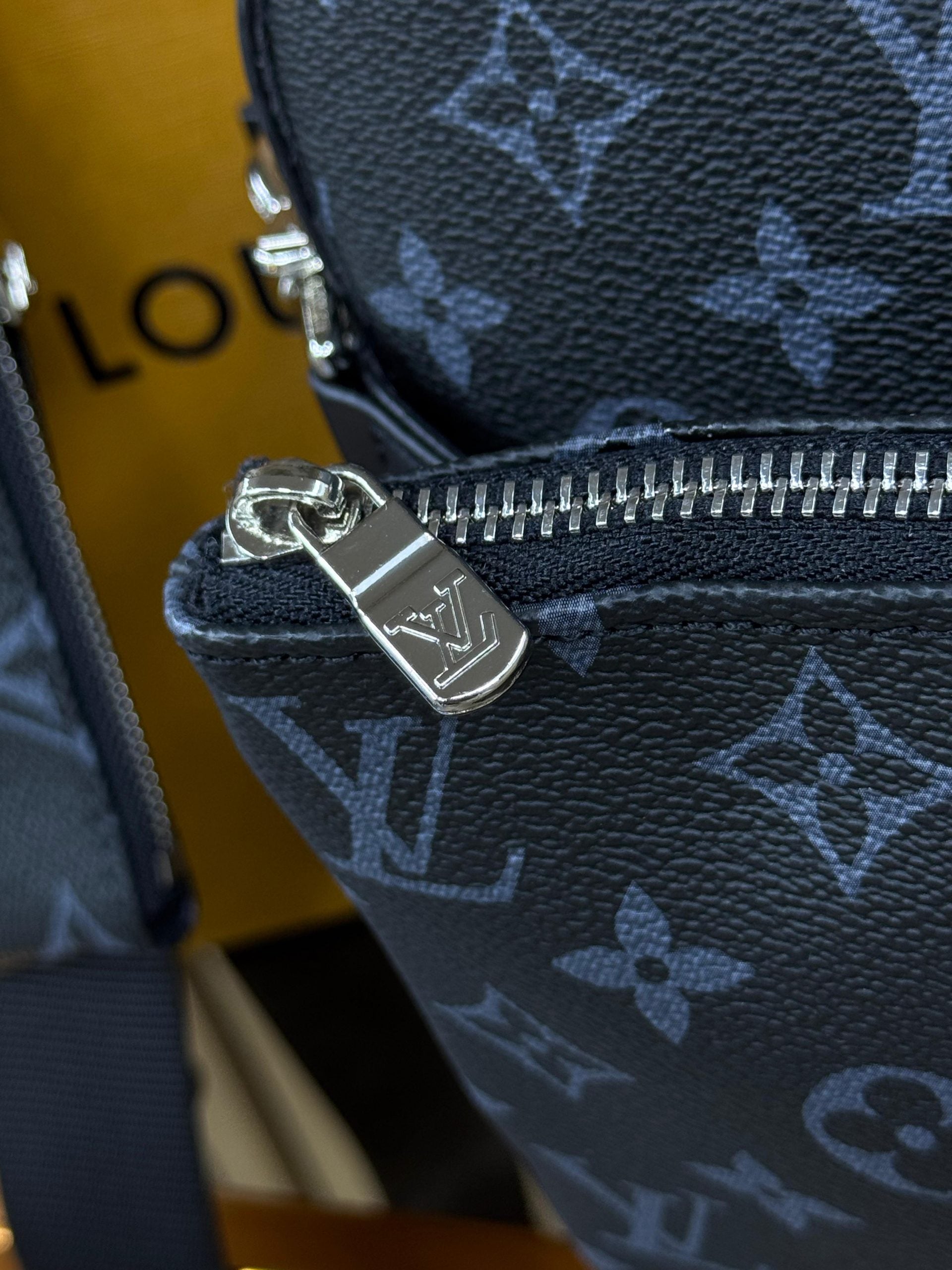 Bolso LOUIS VUITTON azul Hombre