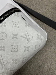 Bolso LOUIS VUITTON blanco Hombre