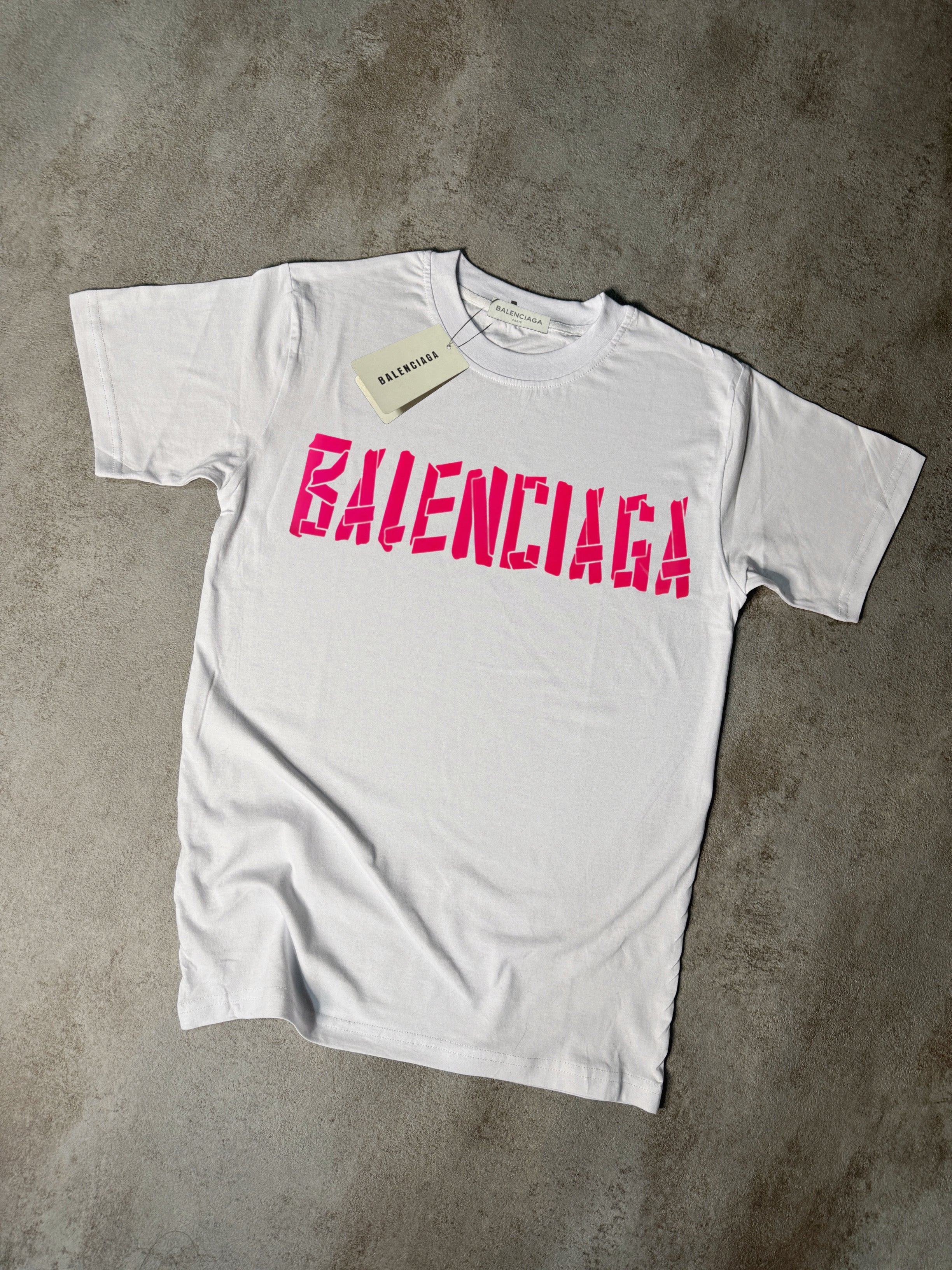 CAMISETA BALENClAGA
