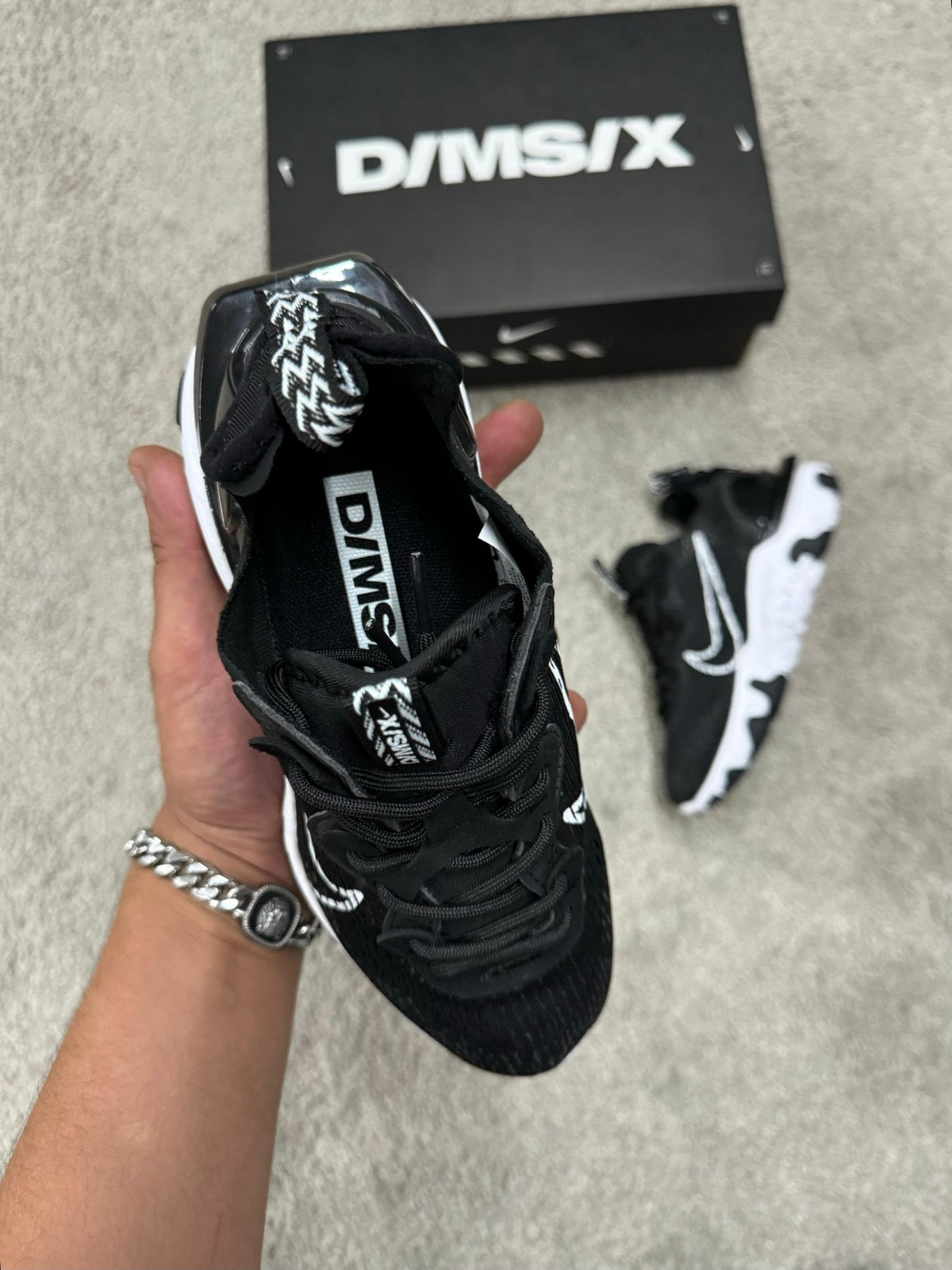 NIKE REACT